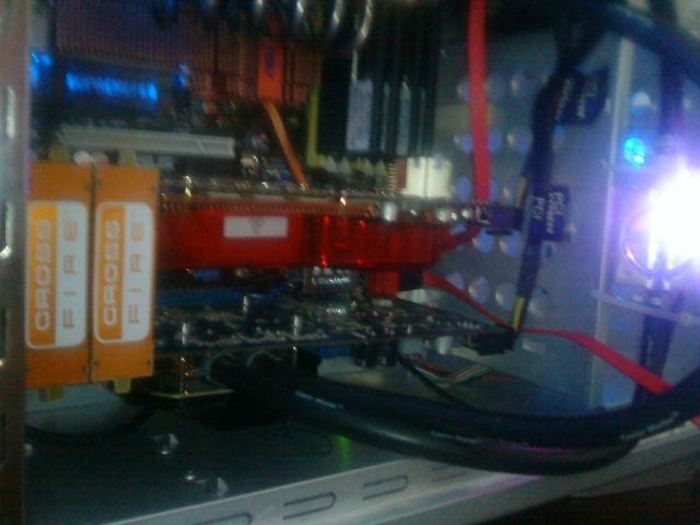 Sapphire HD 3870 512MB + Sapphire Ultimate 3870 512MB @ Crossfire in Gigabyte 3D Aurora.jpg