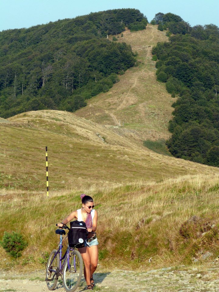 Gabrovo-Bike-Girl-Mazalat-2.jpg