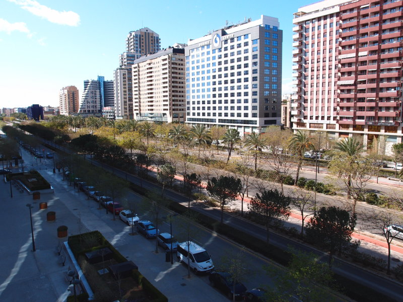 valencia-wide-road-800.jpg