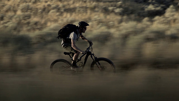 video-2017_matt-hunter-turbo-levo-carbon_pic.jpg