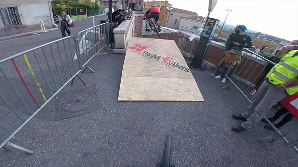 video-2017_urban-downhill-grasse_pic.jpg