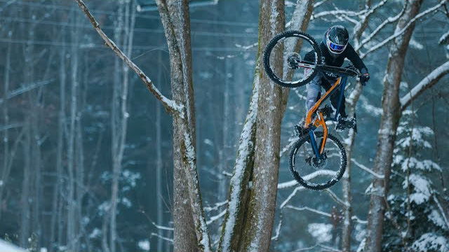 video-2017_snow-handers_pic.jpg