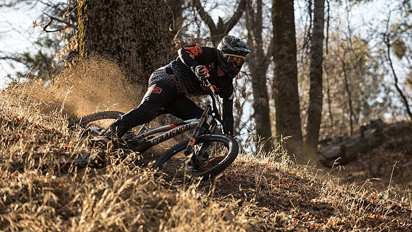 video-2018_commencal-crestline_pic.jpg